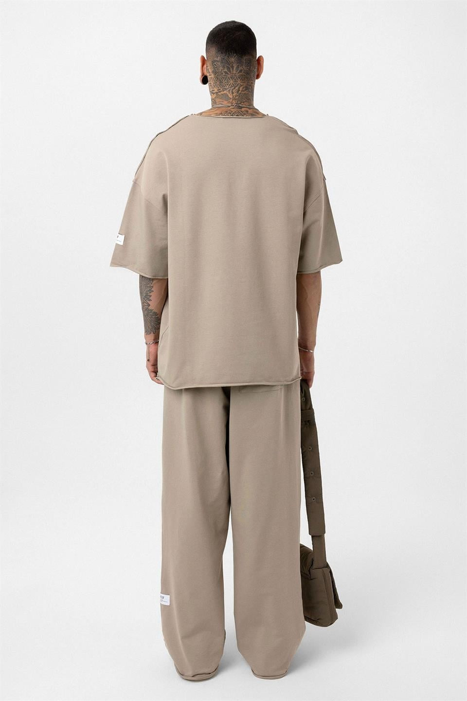 Label: Detailed Oversized Sweatsuit Set