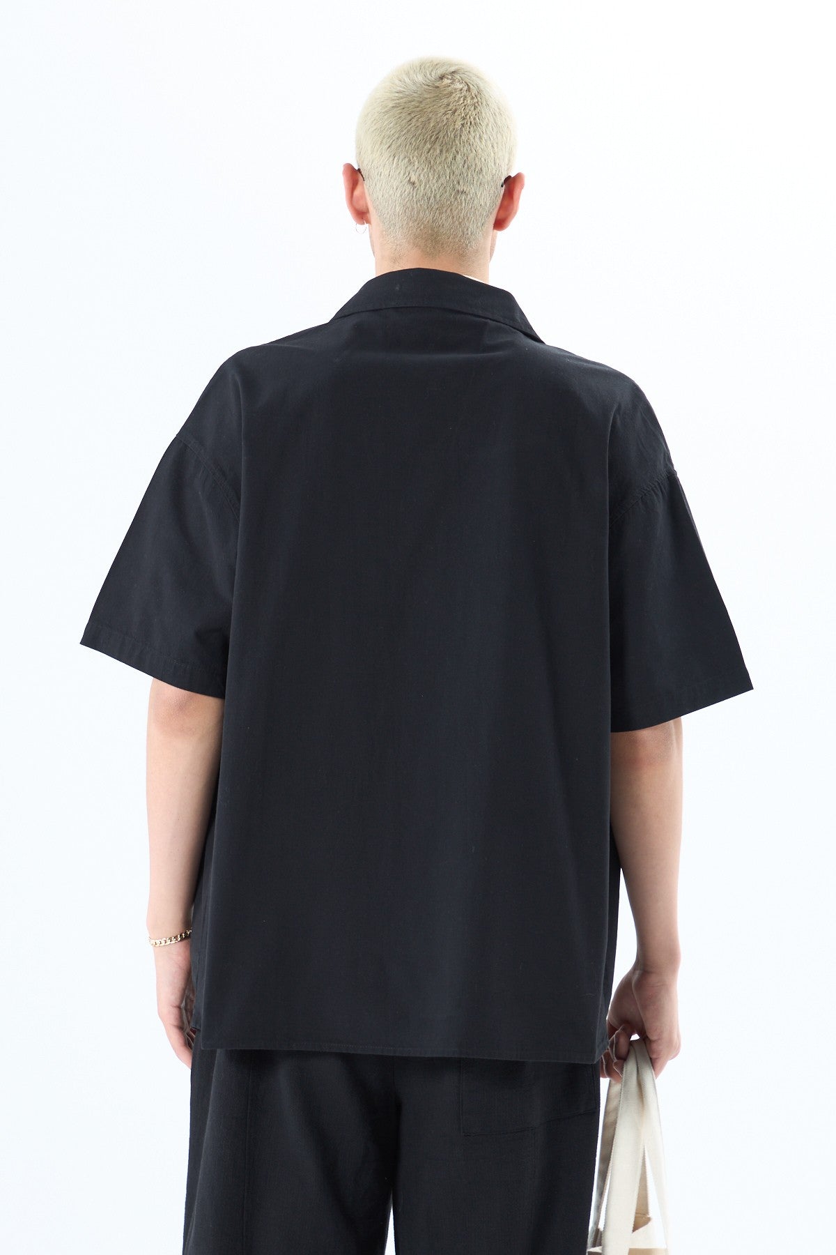 Oversized Short-Sleeve Linen Shirt with Embroidery Details and No Pockets