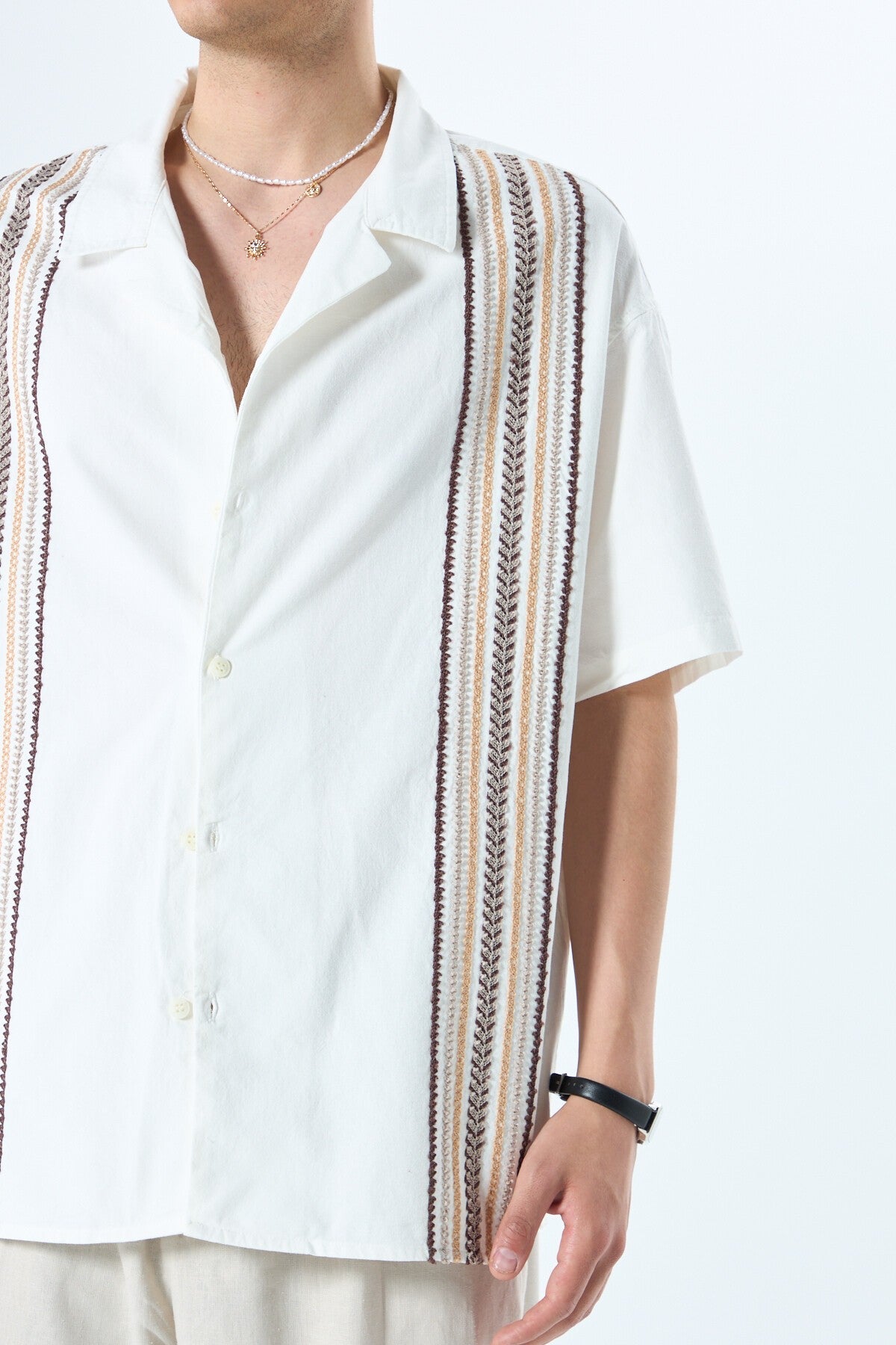 Oversized Short-Sleeve Linen Shirt with Embroidery Details and No Pockets
