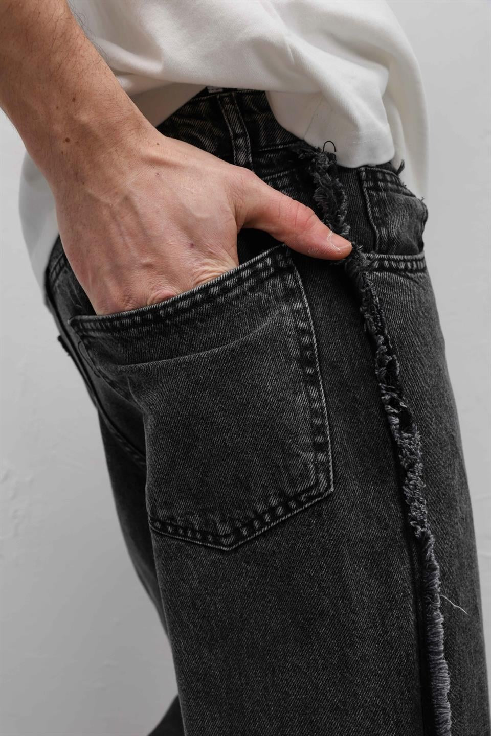 Baggy Jeans with Side Seam Details