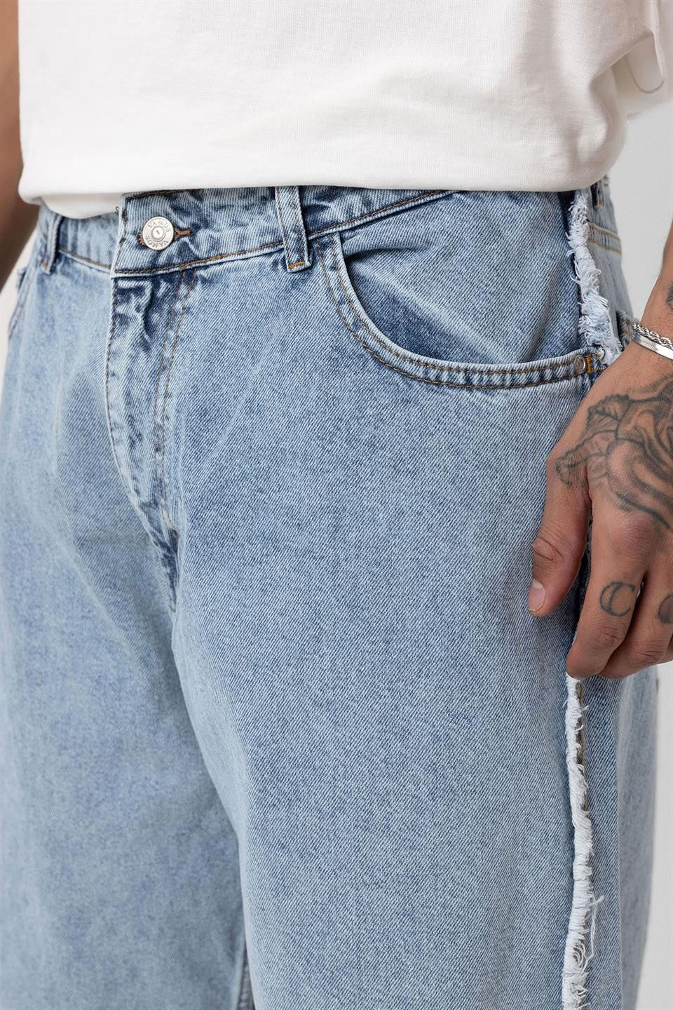 Baggy Jeans with Side Seam Details