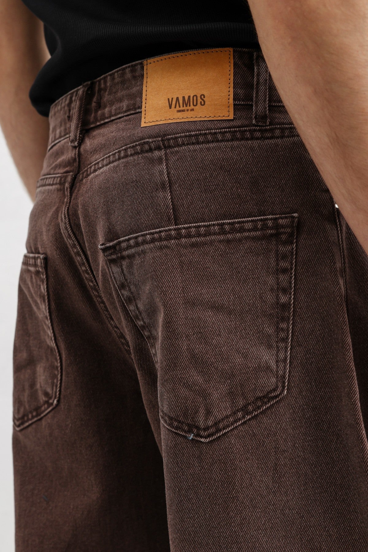 Balloon-Fit Jeans
