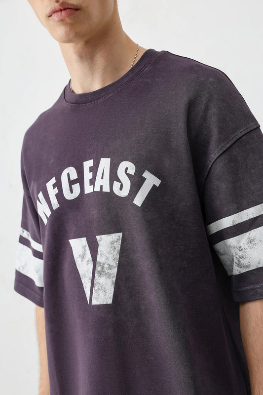 Oversized T-Shirt with V-Print and Sleeve Details