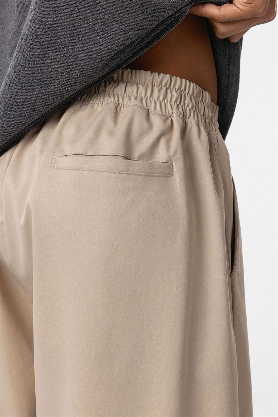 Baggy Pants with an Elastic Waistband