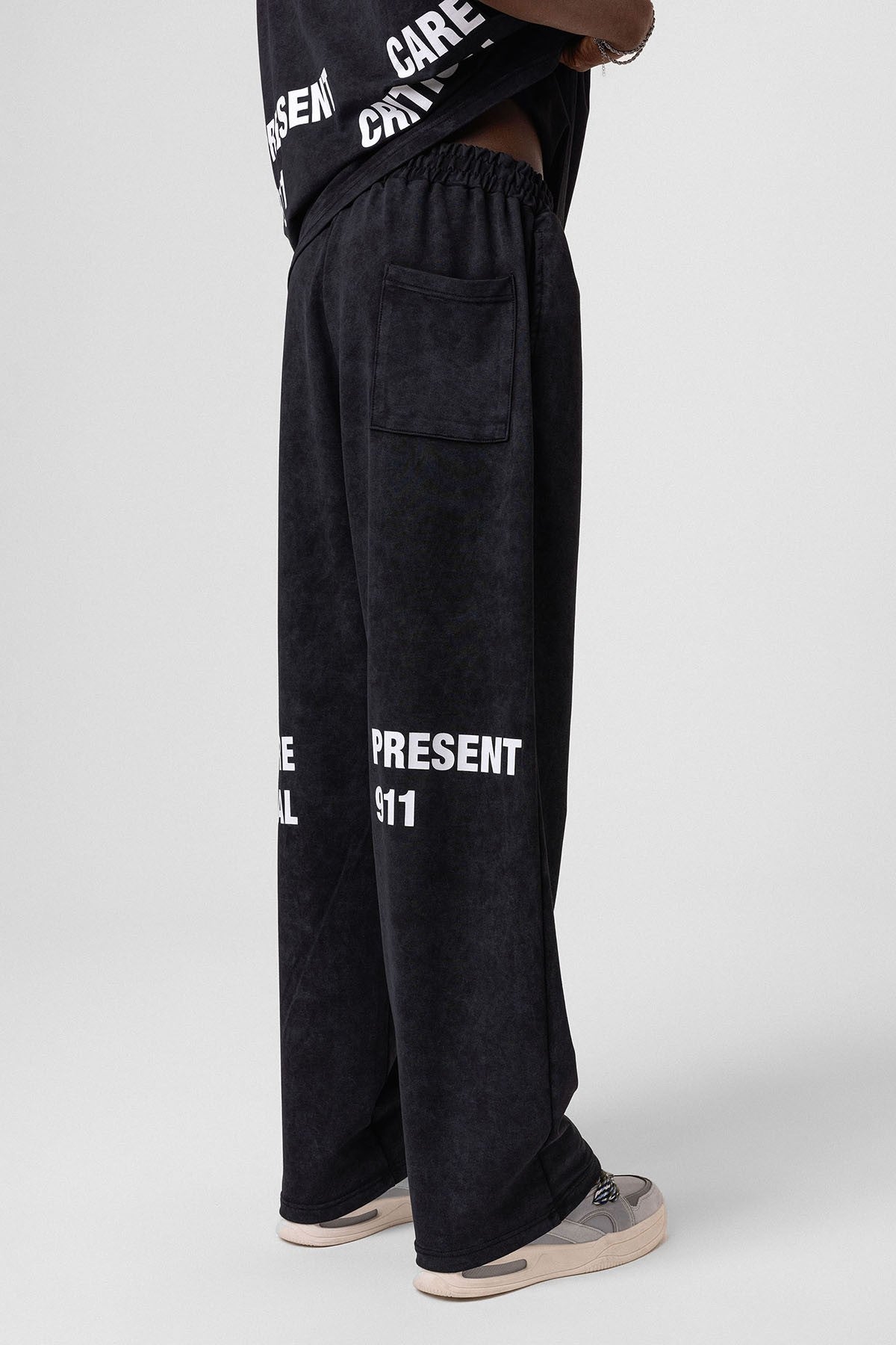 Oversized Sweatsuit Set with Back Print (Washed)