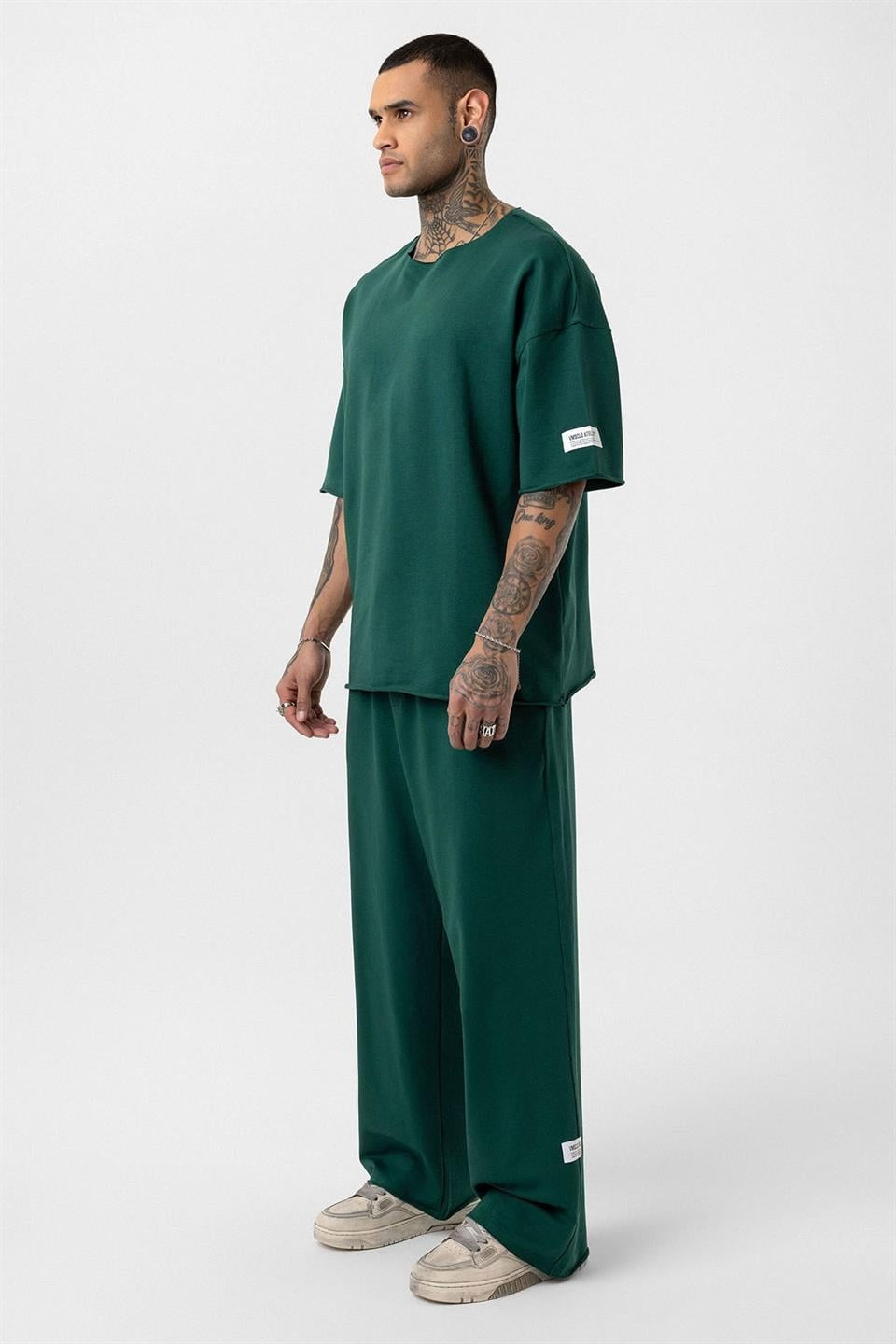 Label: Detailed Oversized Sweatsuit Set