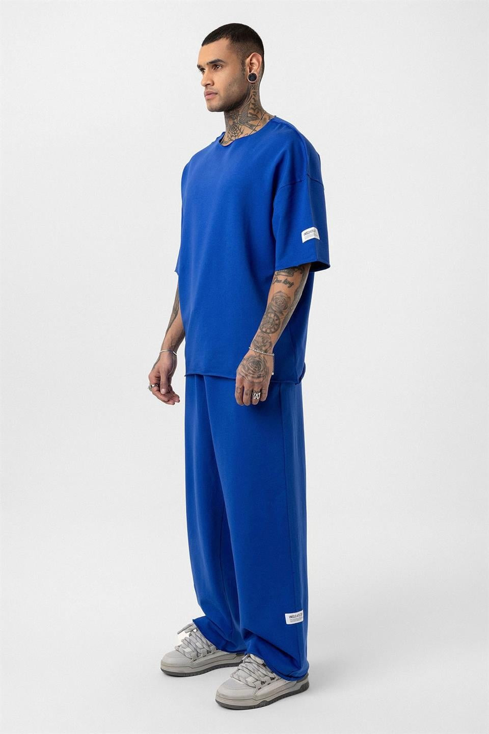 Label: Detailed Oversized Sweatsuit Set