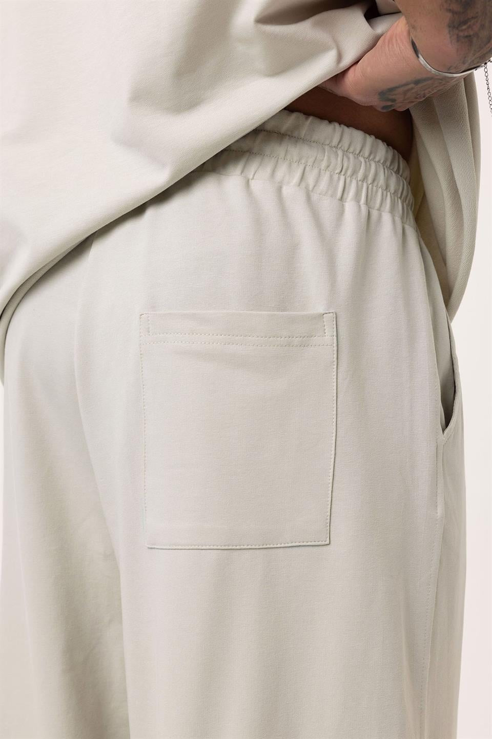 Label: Detailed Oversized Sweatsuit Set