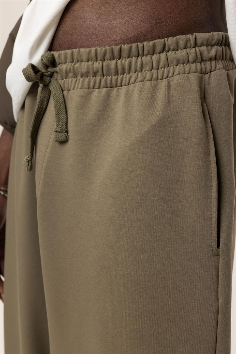Basic Oversized Sweatpants with Elastic Cuffs