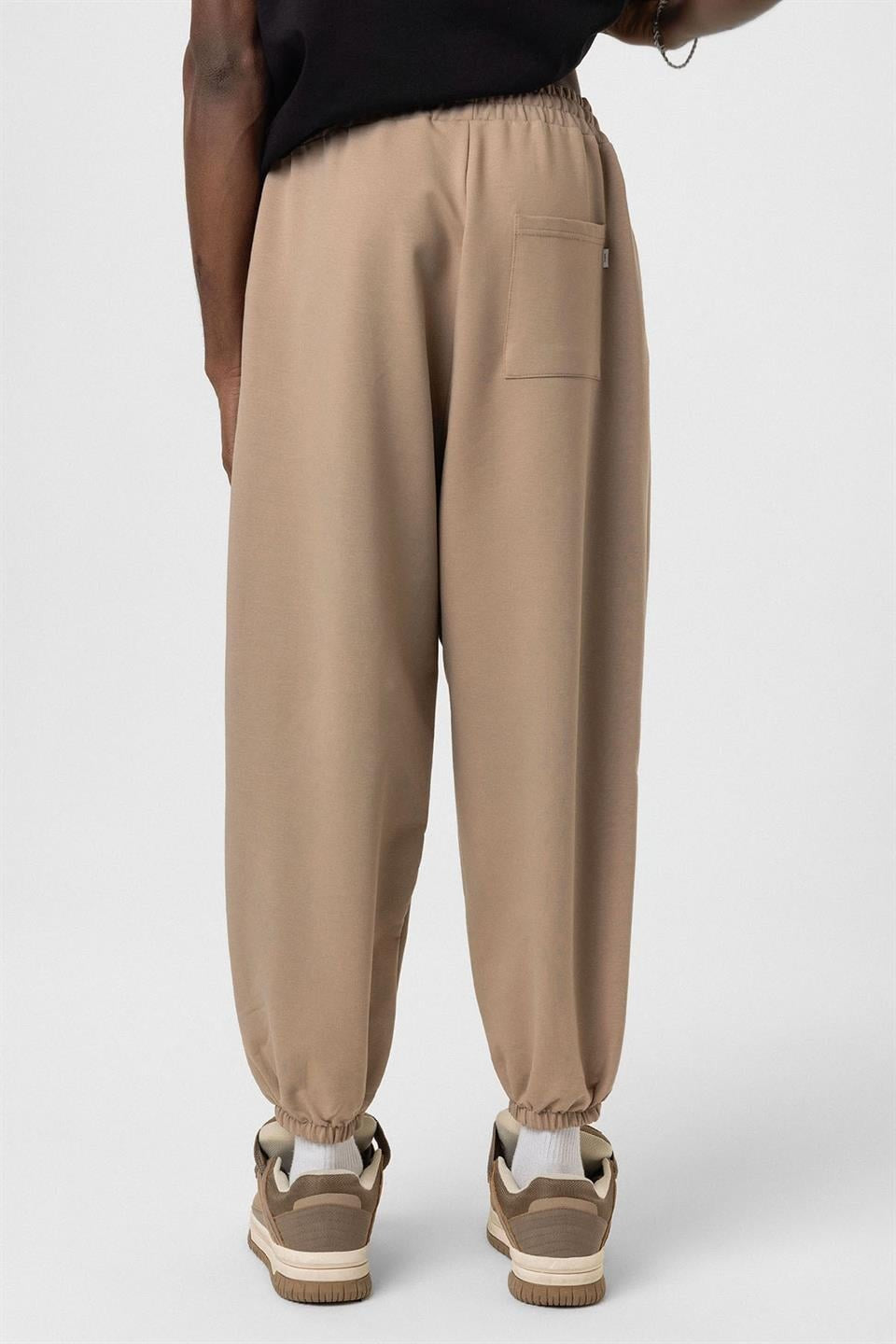 Basic Oversized Sweatpants with Elastic Cuffs