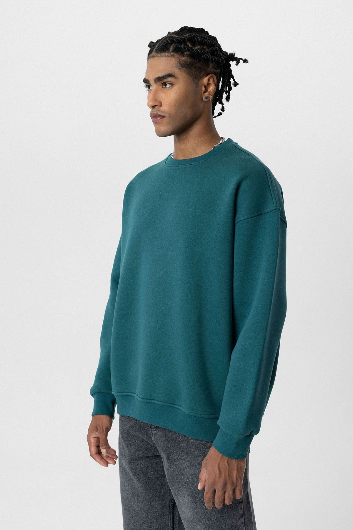 Basic Oversized Crew-Neck Sweatshirt