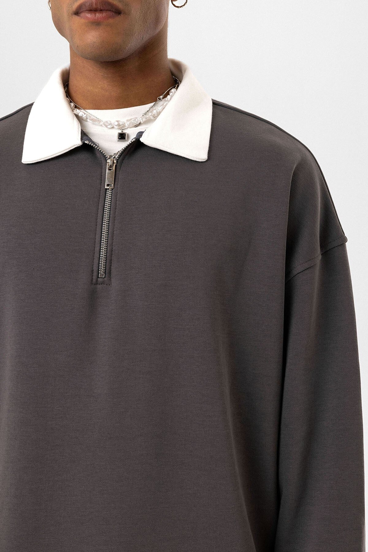Basic Polo Neck Sweatshirt with Zipper Detail