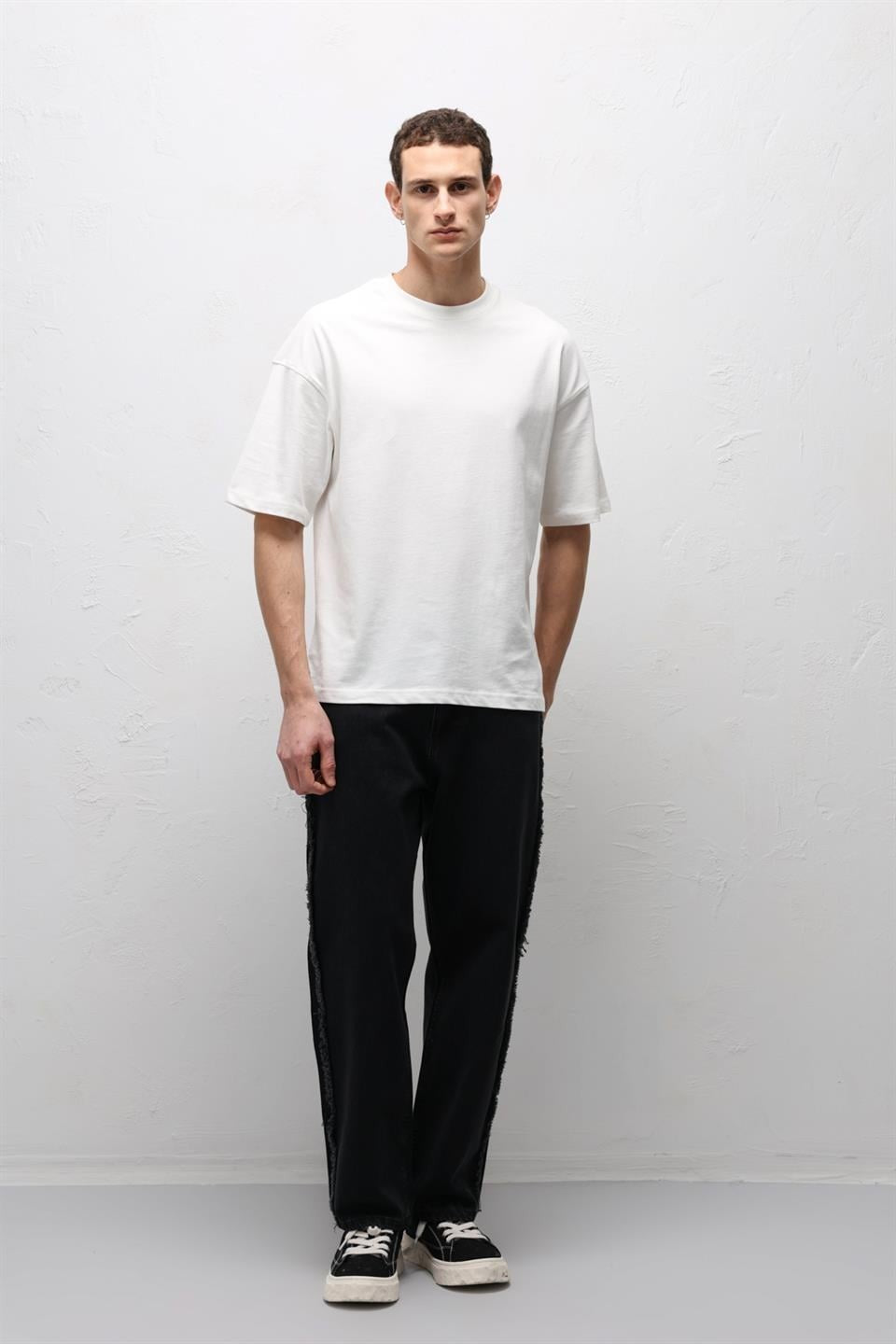 Baggy Jeans with Side Seam Details
