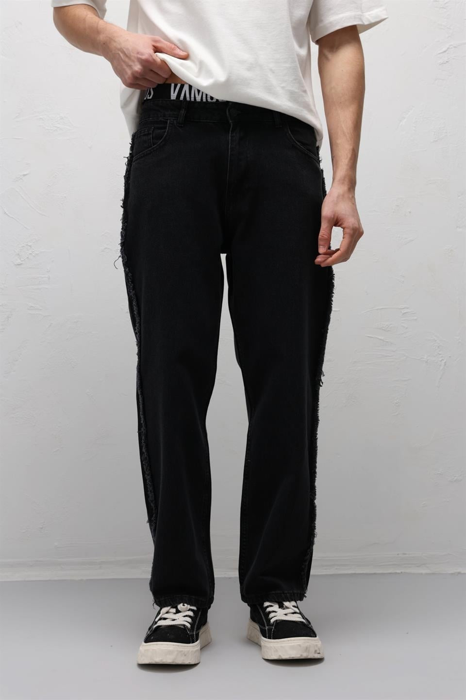 Baggy Jeans with Side Seam Details