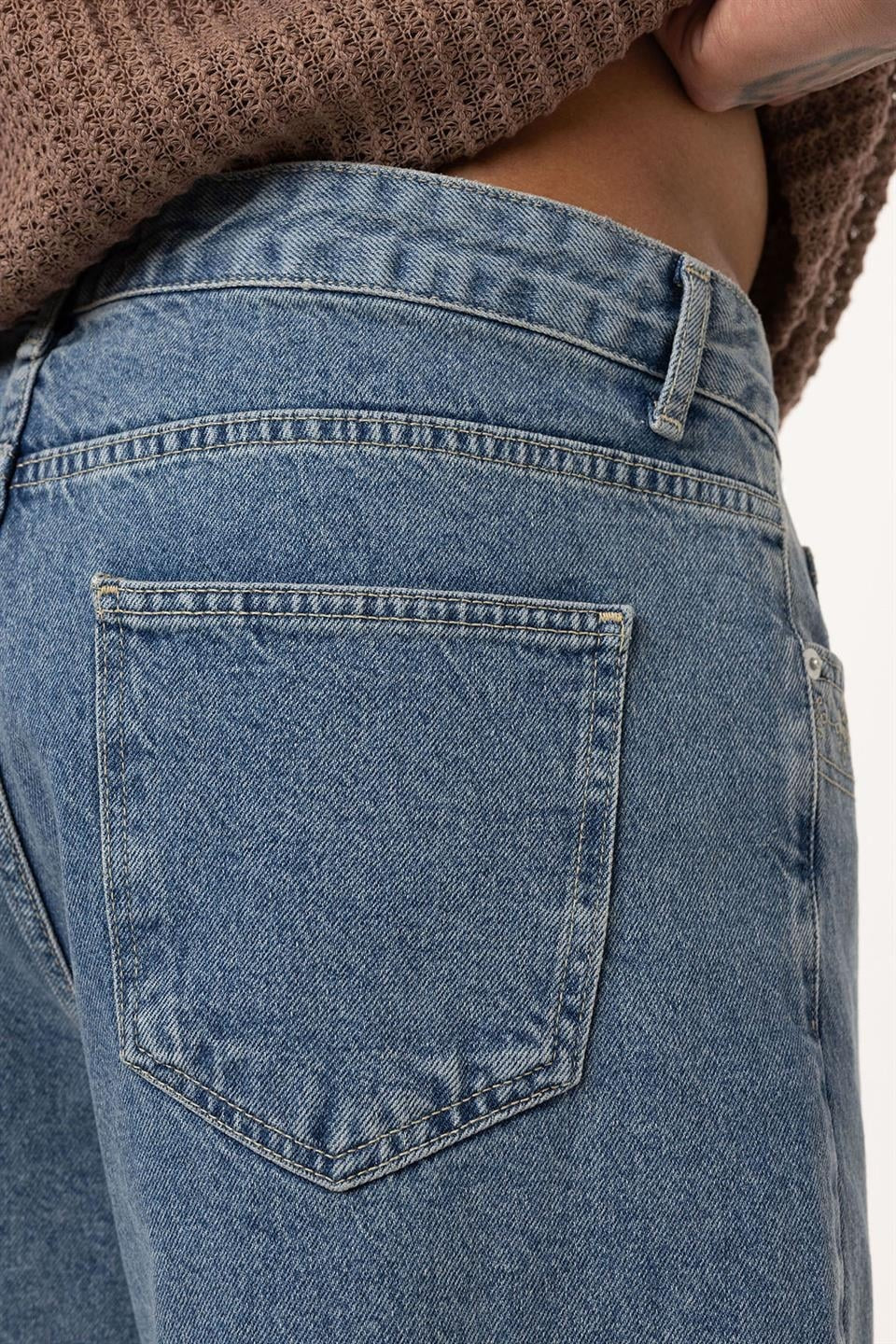 Relaxed-Fit Jeans with Pocket Details