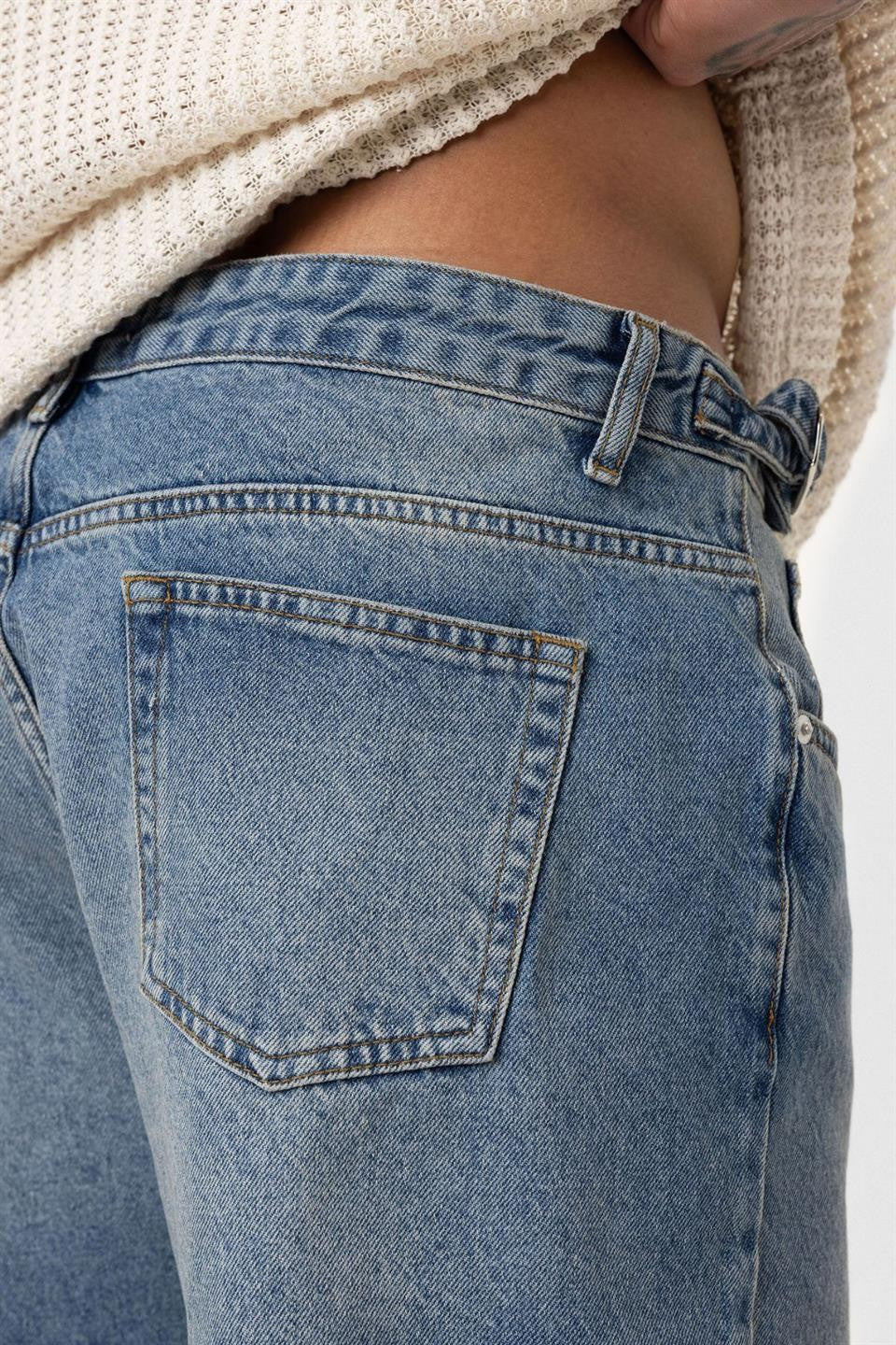 Relaxed-Fit Jeans