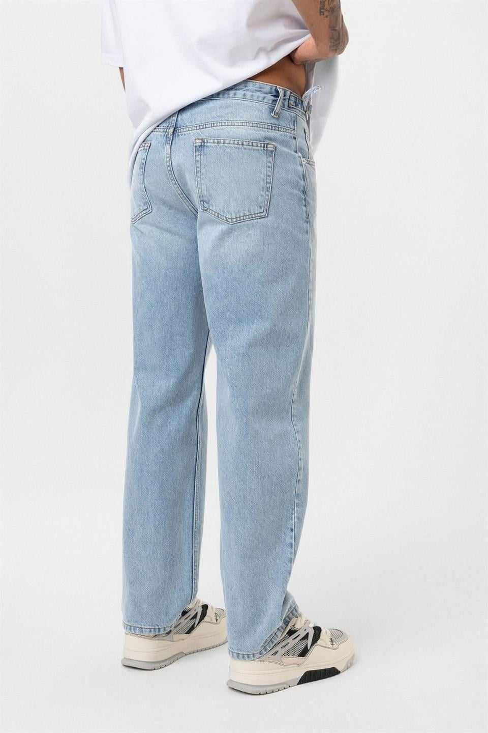 Relaxed-Fit Jeans