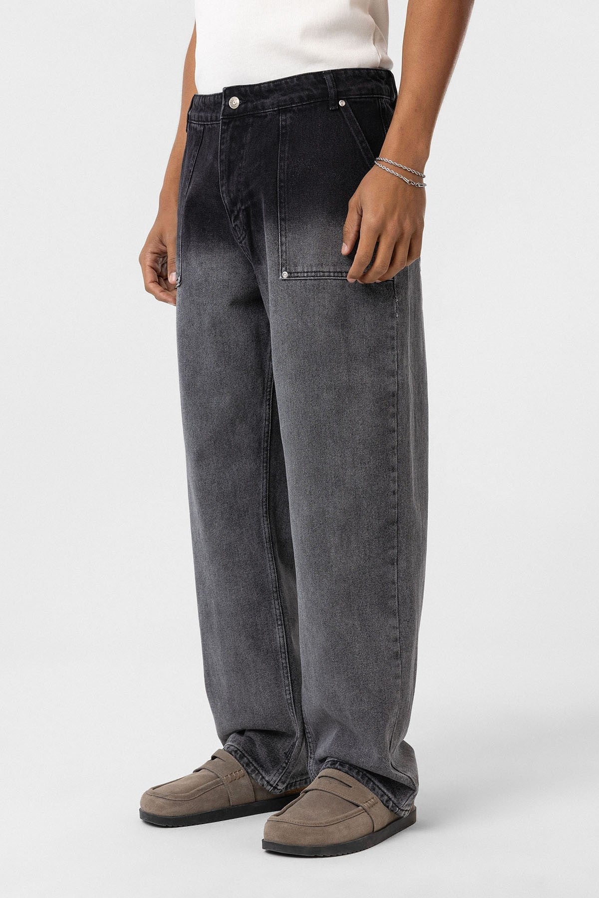 Baggy-Fit Jeans with Detailed Pockets