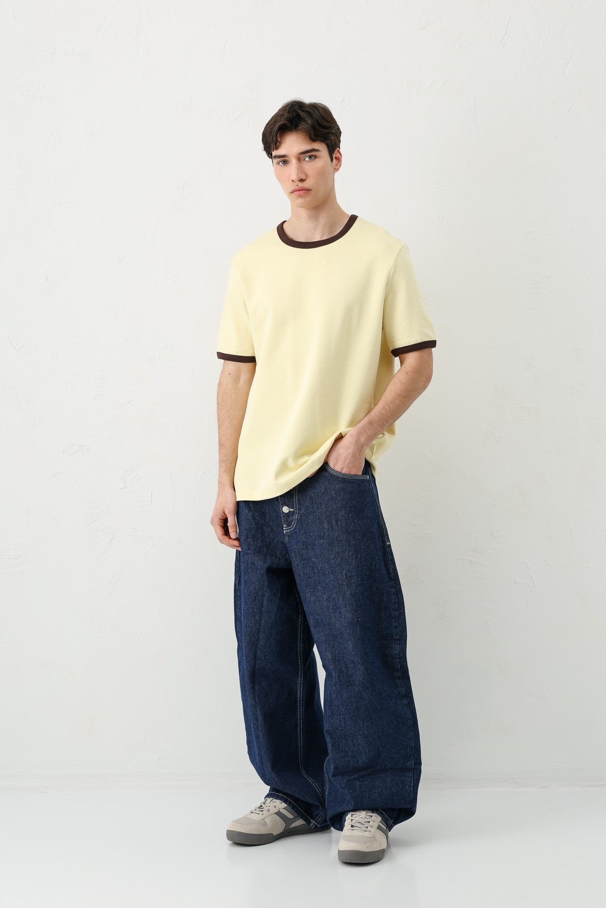Barrel-Fit Jeans