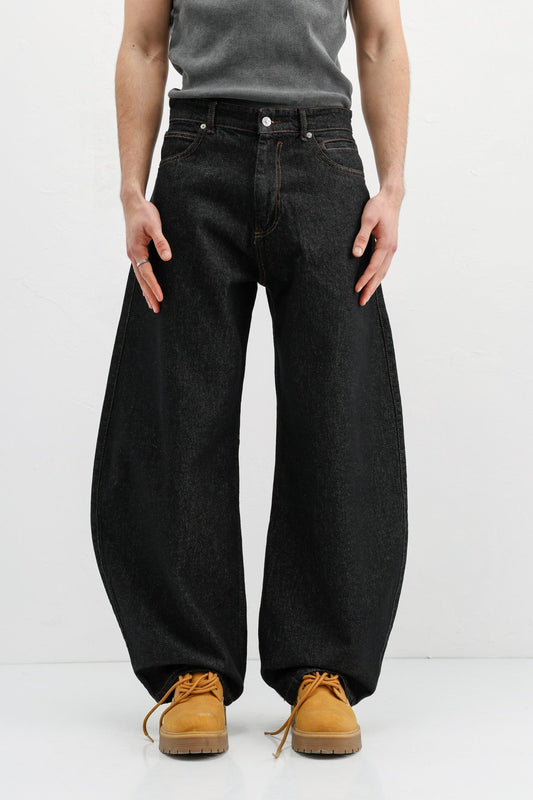 Balloon-Fit Jeans
