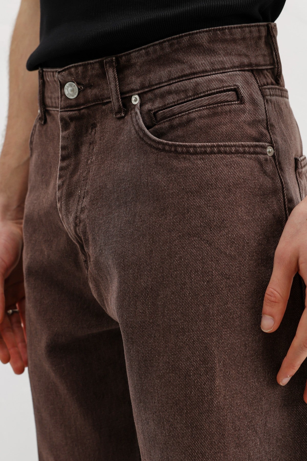 Balloon-Fit Jeans