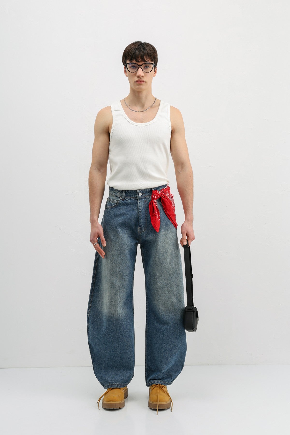 Balloon-Fit Jeans
