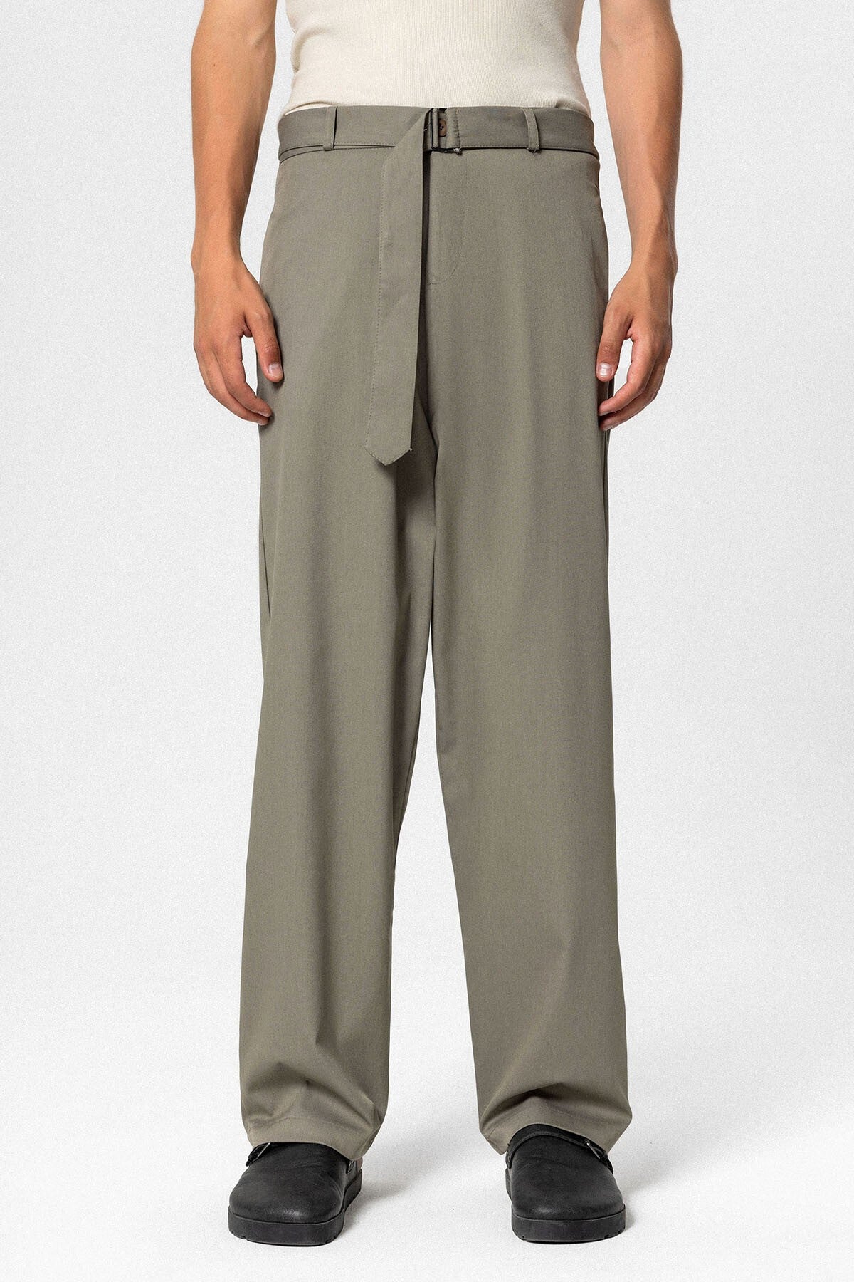 Arched-Waist Baggy Fabric Pants