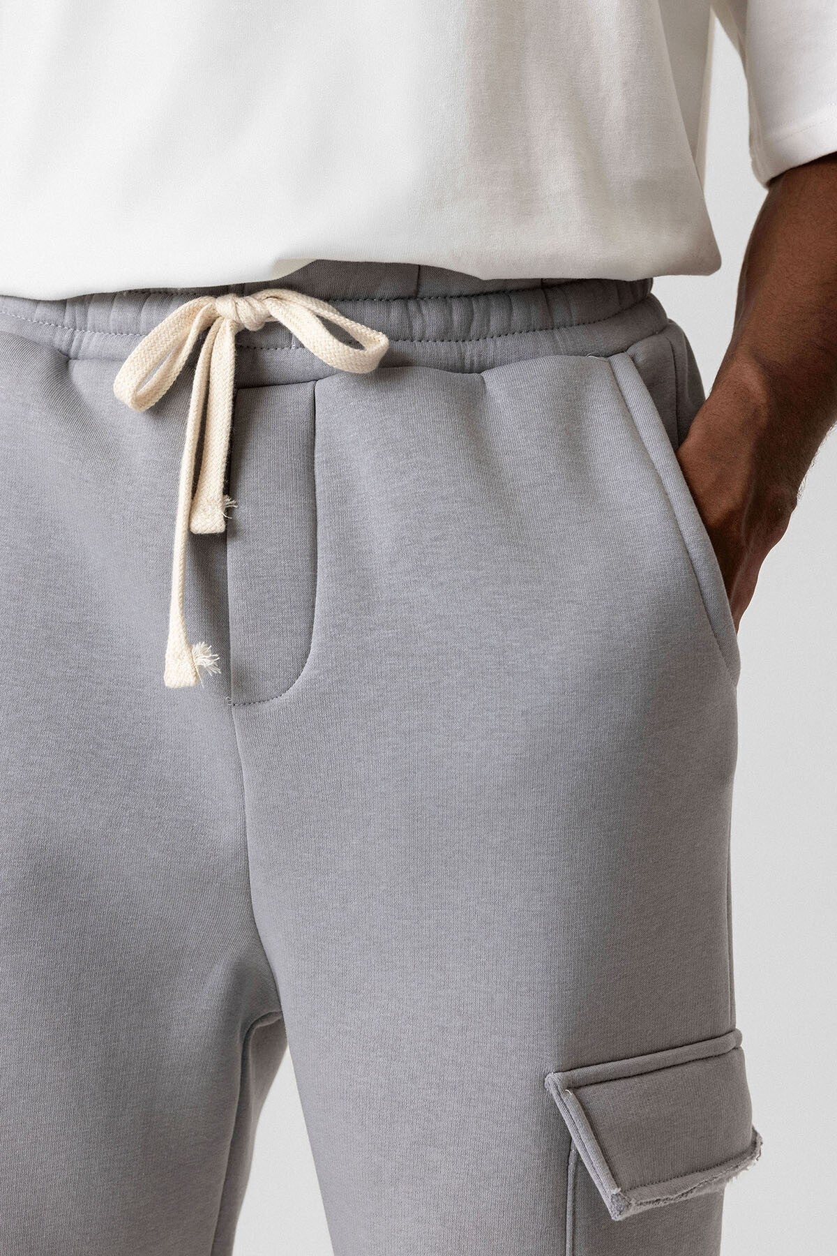 Basic Baggy Sweatpants with Cargo Pockets