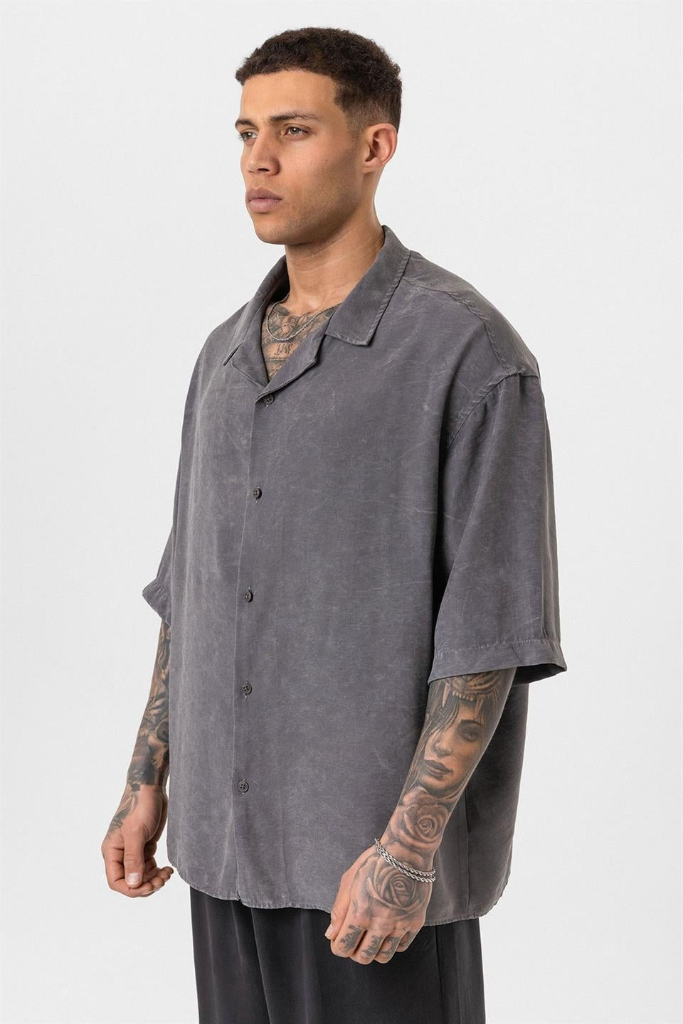 Oversized Short-Sleeve Shirt (Machine Washable)