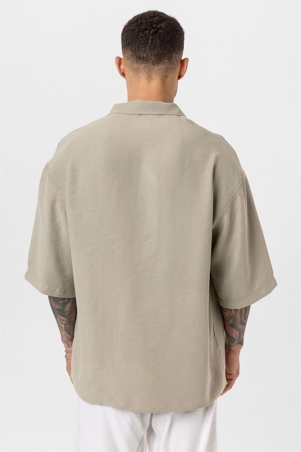 Oversized Short-Sleeve Shirt (Machine Washable)