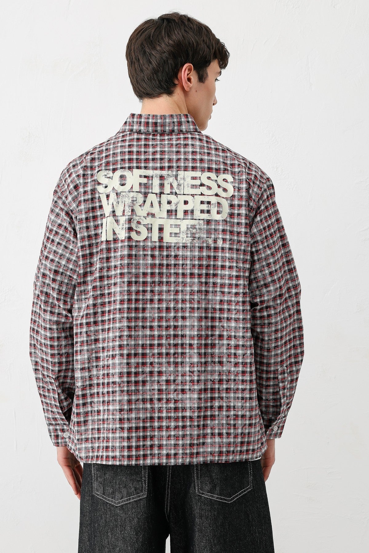 Long-Sleeved Checkered Shirt