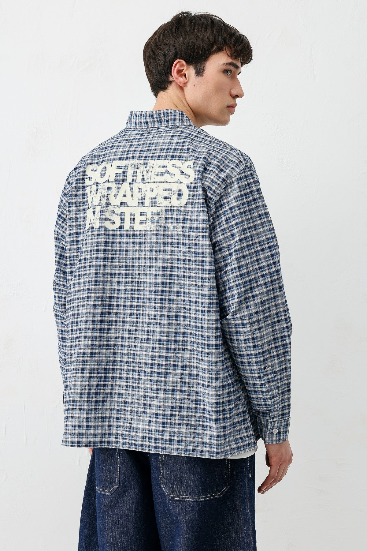 Long-Sleeved Checkered Shirt
