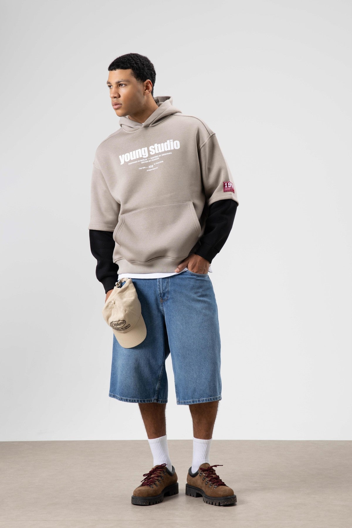 Oversized Printed Hooded Sweatshirt in Light Mink