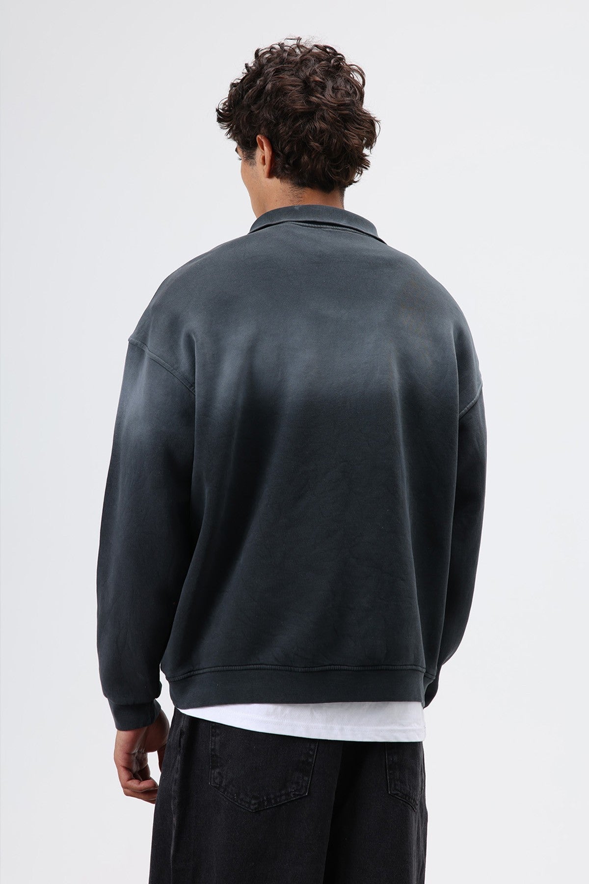 Oversized Sweatshirt with a Collar and Zipper