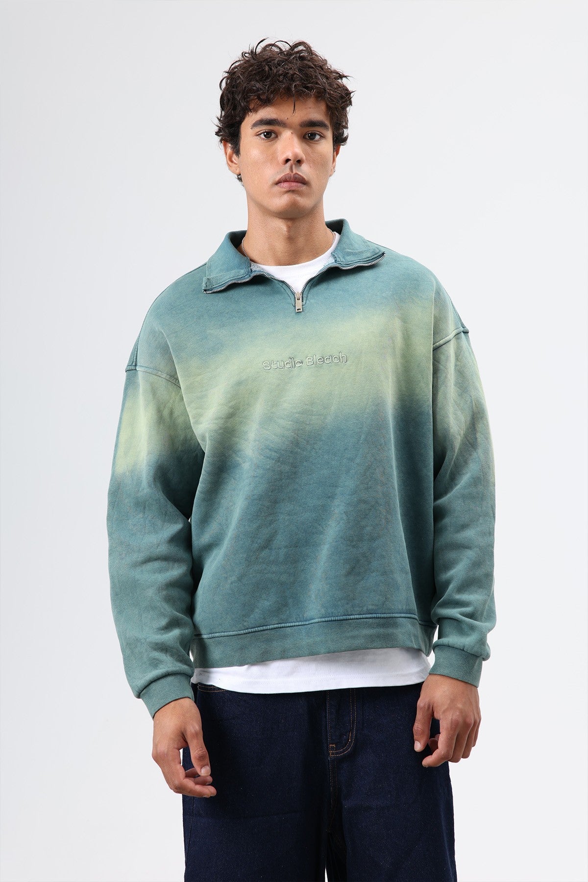Oversized Sweatshirt with a Collar and Zipper