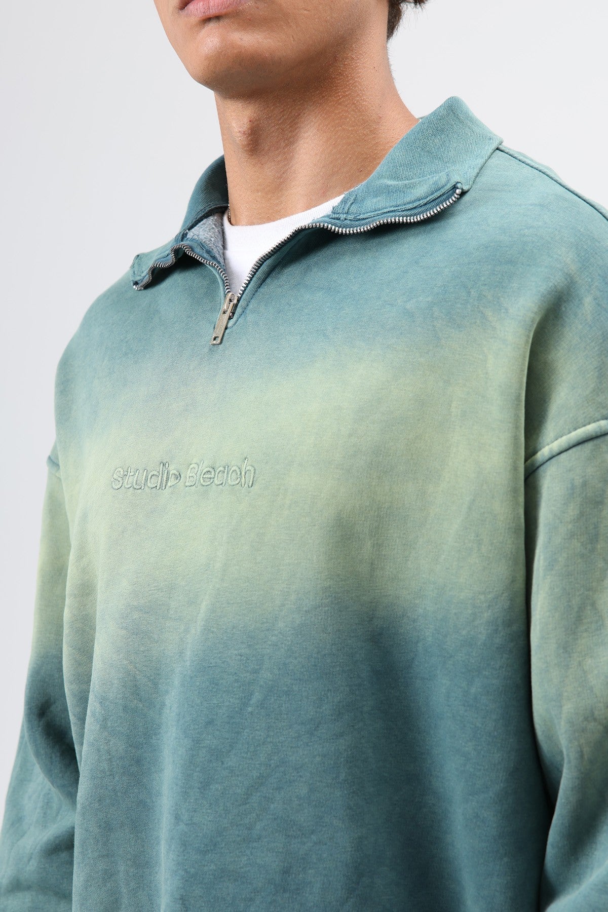 Oversized Sweatshirt with a Collar and Zipper