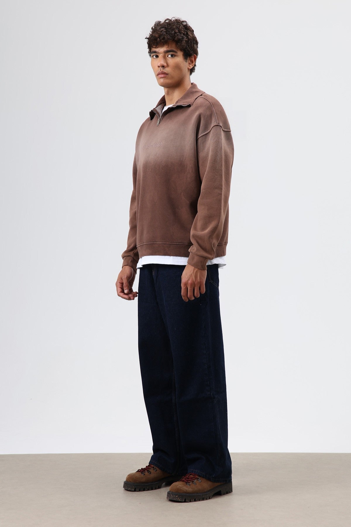 Oversized Sweatshirt with a Collar and Zipper