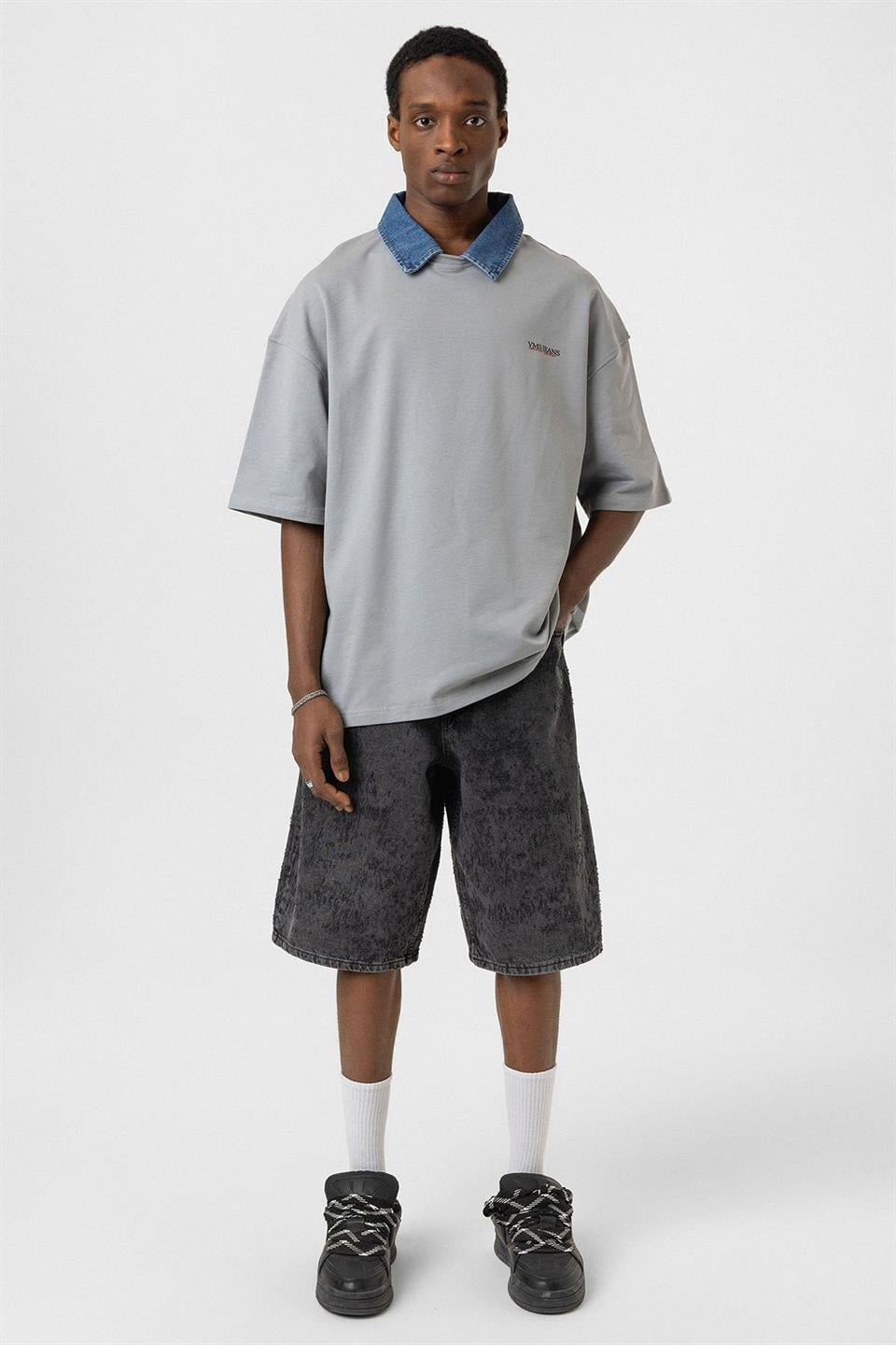 Oversized T-Shirt with Polo Collar and Embroidered Design