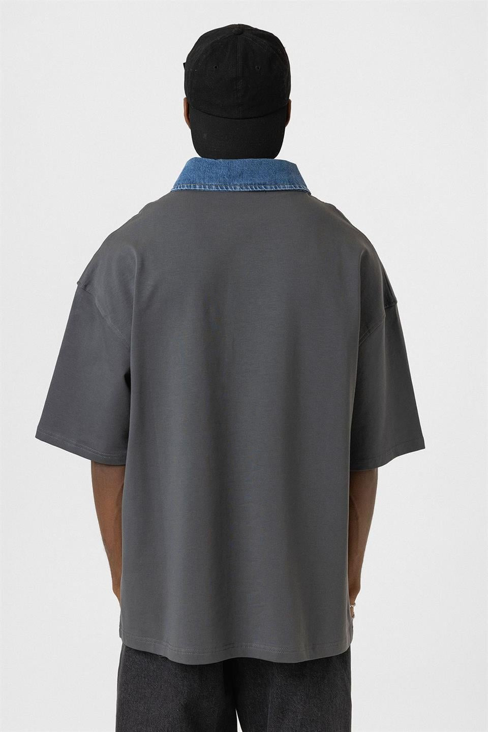 Oversized T-Shirt with Polo Collar and Embroidered Design