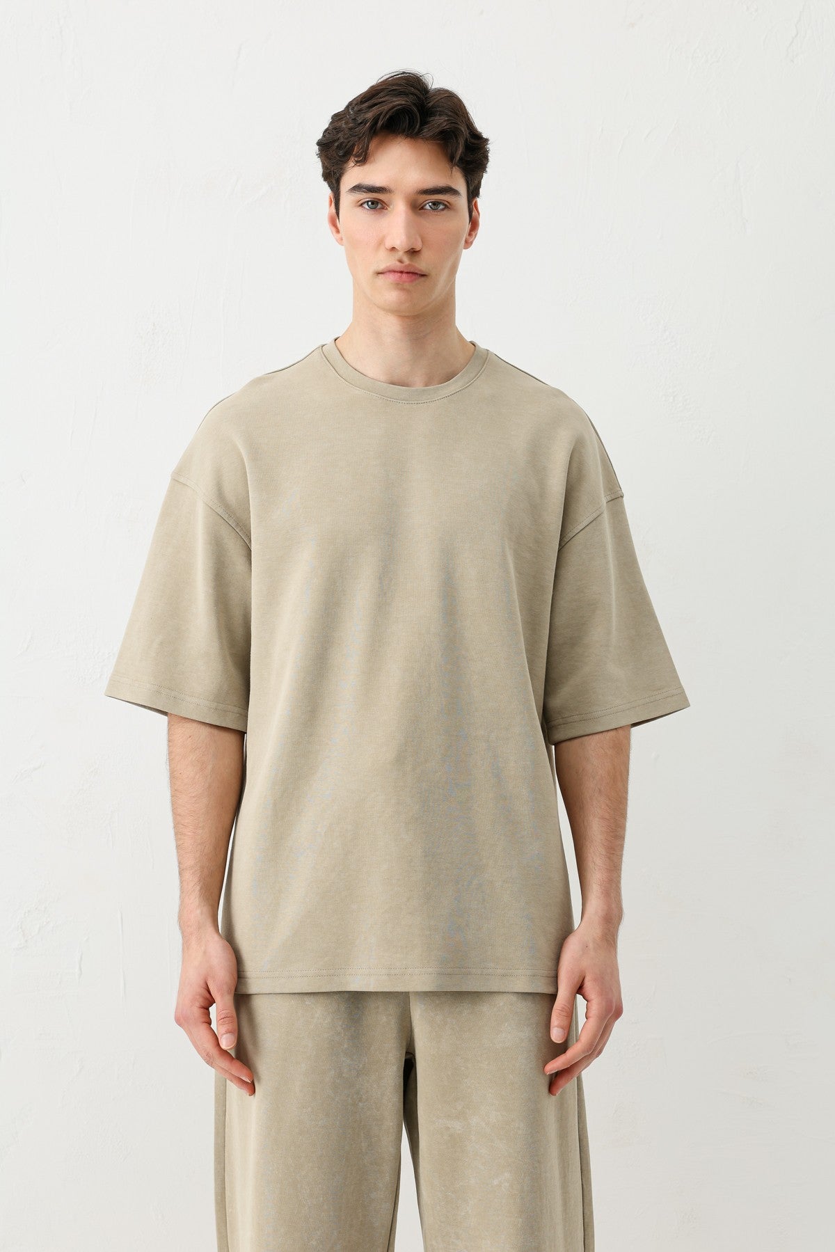 Short-Sleeved, Washed Oversized T-Shirt