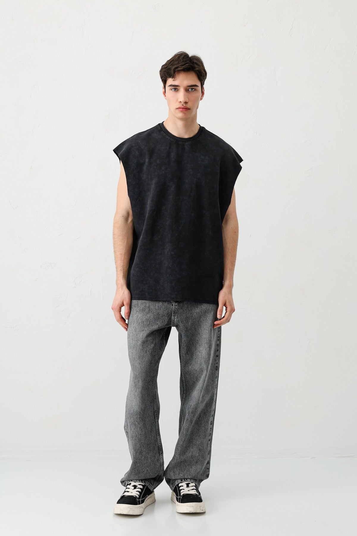 Basic Sleeveless T-Shirt