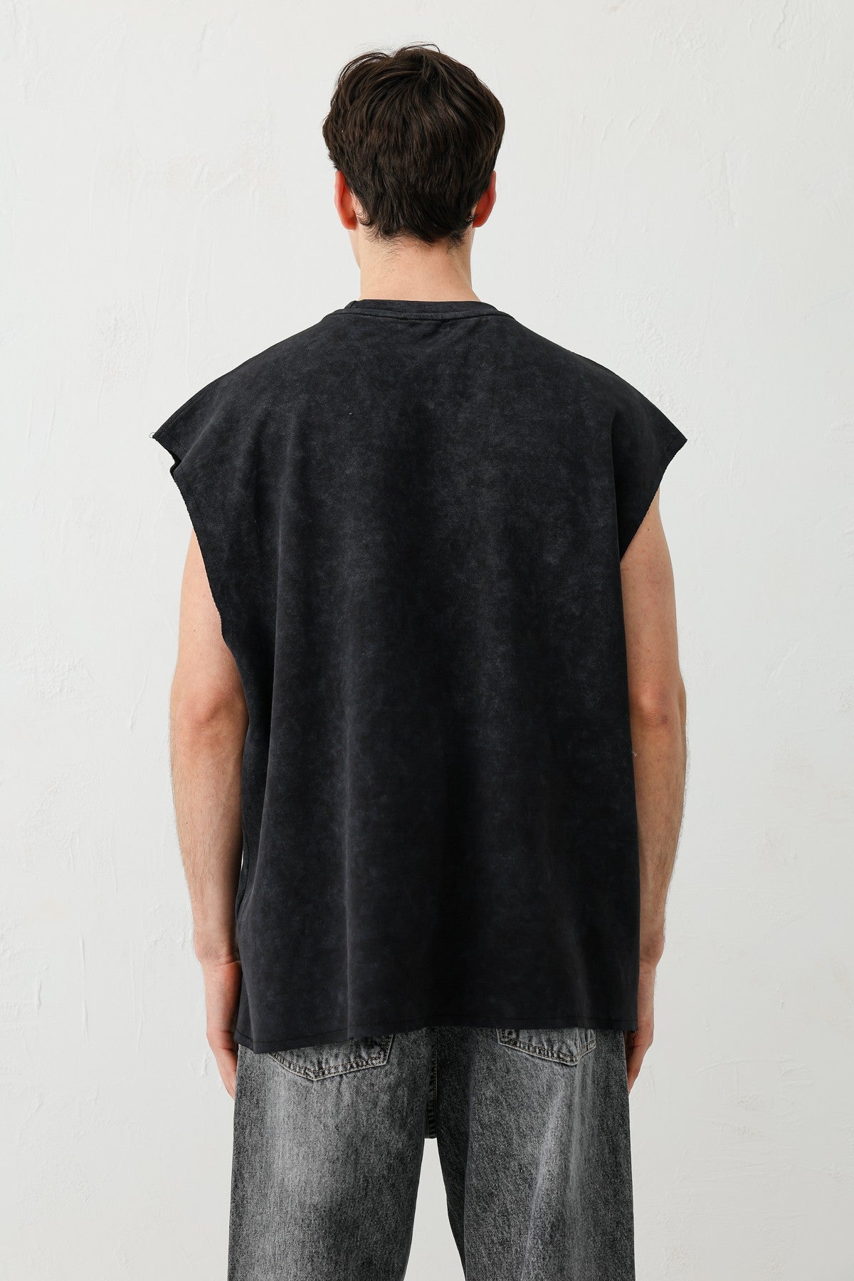 Basic Sleeveless T-Shirt