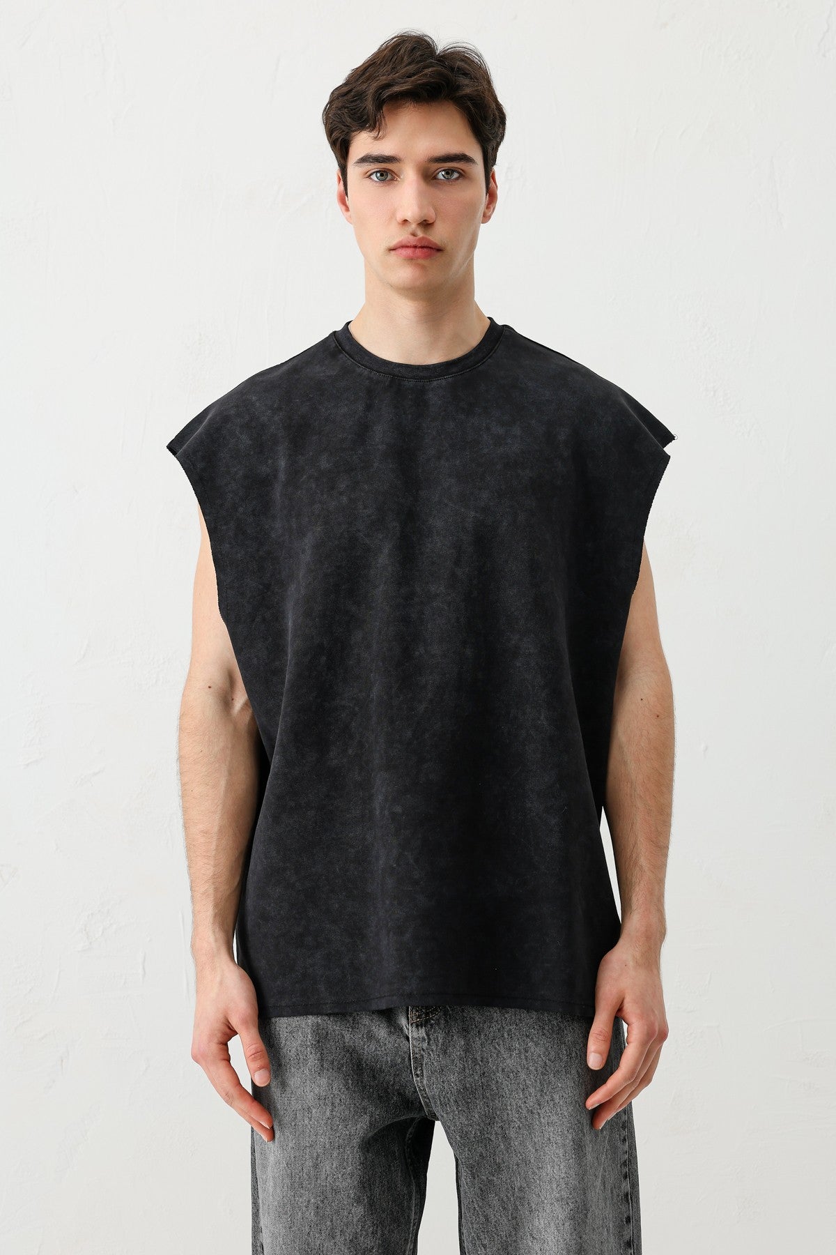 Basic Sleeveless T-Shirt