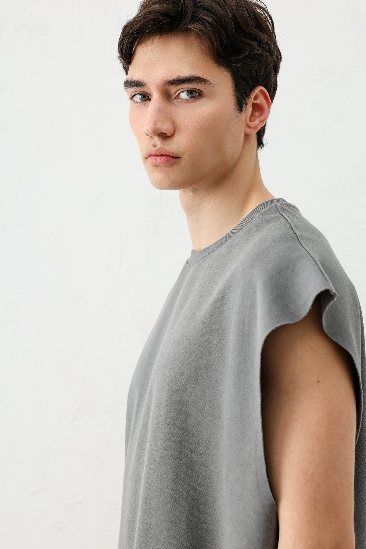 Basic Sleeveless T-Shirt