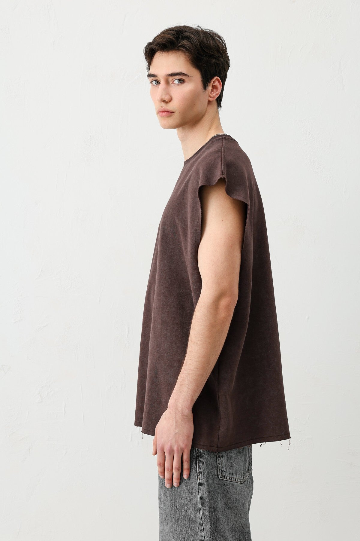 Basic Sleeveless T-Shirt