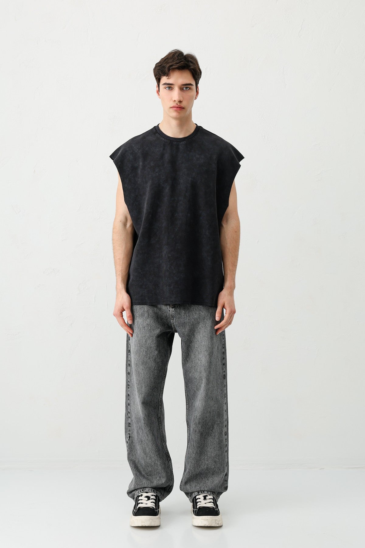 Basic Sleeveless T-Shirt