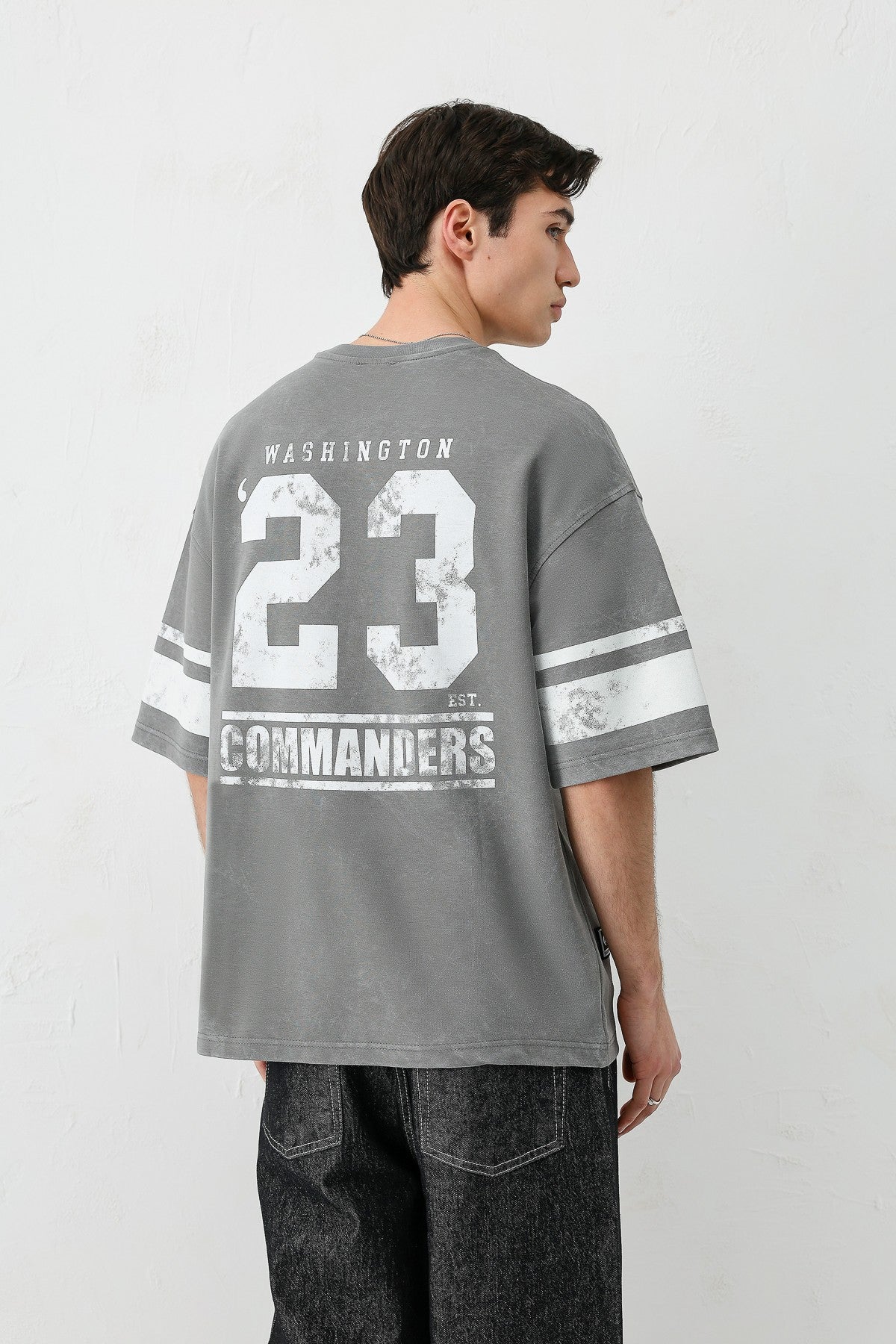 Oversized T-Shirt with V-Print and Sleeve Details