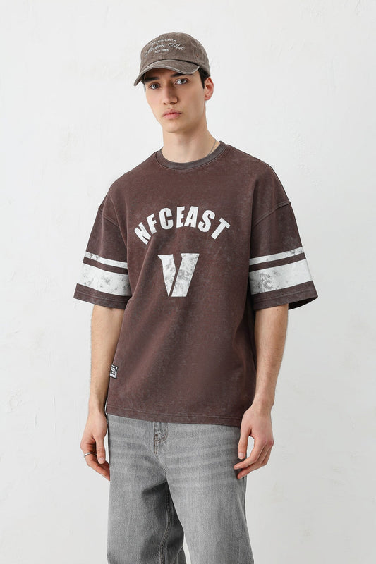 Oversized T-Shirt with V-Print and Sleeve Details
