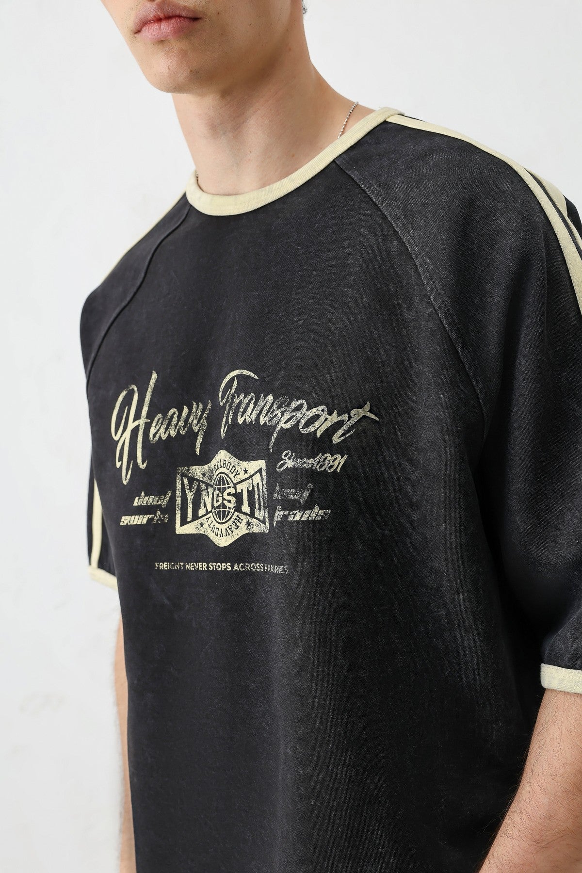 WASHED RAGLAN-SLEEVE T-SHIRT