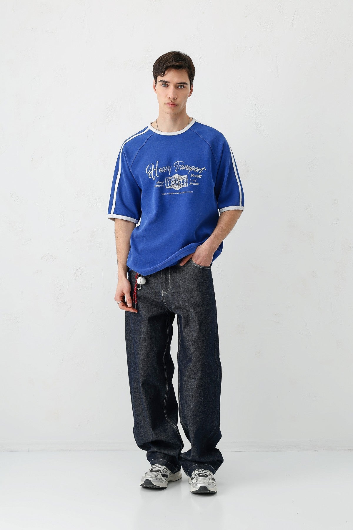 WASHED RAGLAN-SLEEVE T-SHIRT